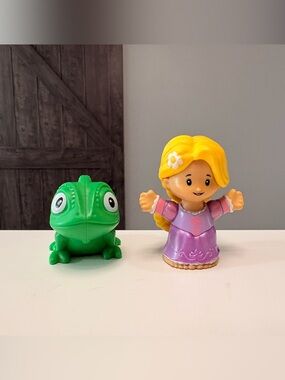 Fisher Price Little People Disney Rapunzel Princess & Pascal
